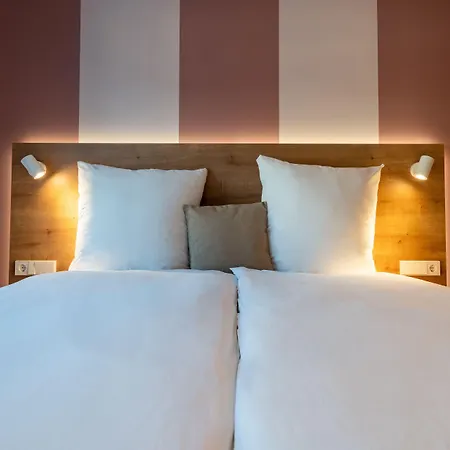 Coucou & Kuckucks-stube 酒店 4*