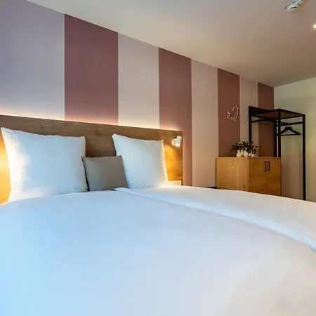 فندق Coucou & Kuckucks-stube تيتيسي نيوستادت