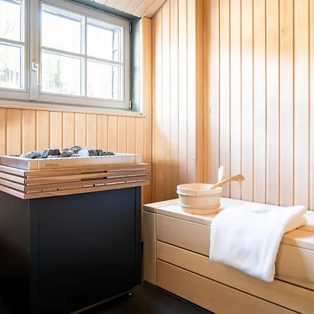 Coucou & Kuckucks-stube تيتيسي نيوستادت