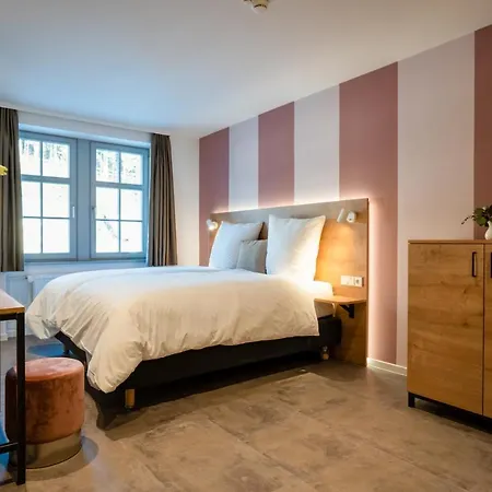 فندق Coucou & Kuckucks-stube تيتيسي نيوستادت