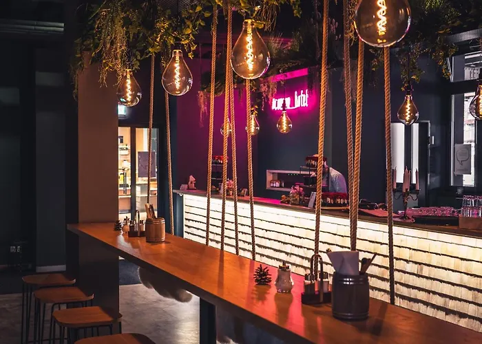 מלון Coucou & Kuckucks-stube